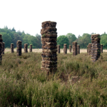 Pillars of time - Piotr Bies - © Stichting Natuurkunst Drenthe