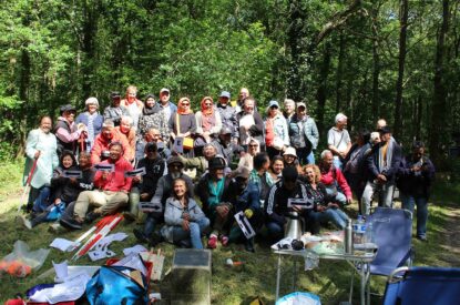 Samen zoeken naar Molukse barakken in de bossen 2